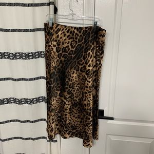 Leopard midi skirt